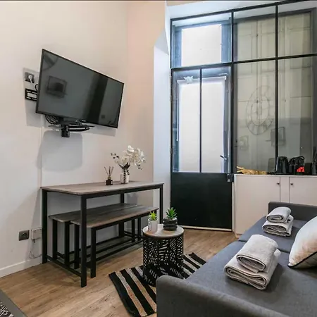 Appartement Spacious And Cozy - 1br 8p - Near Bercy Parijs